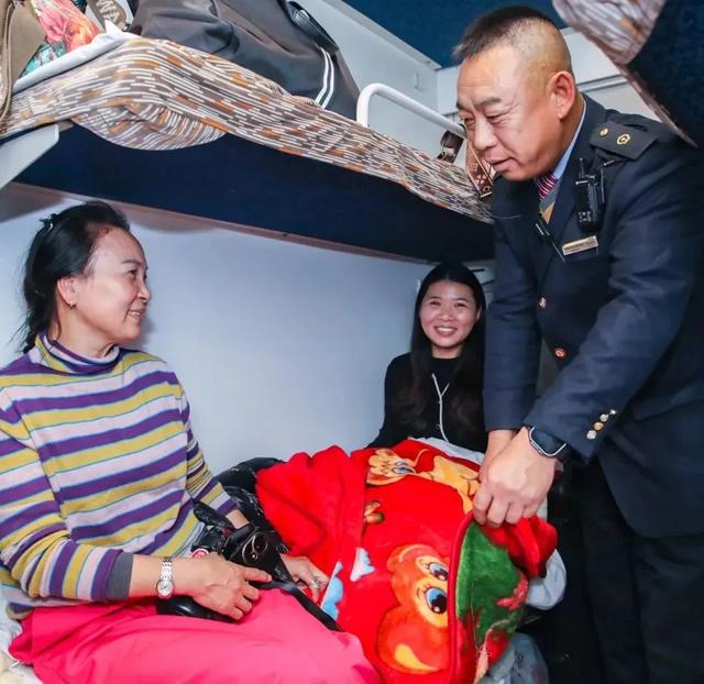 这座火车站，不穿棉裤不“放行”？网友：太暖了！