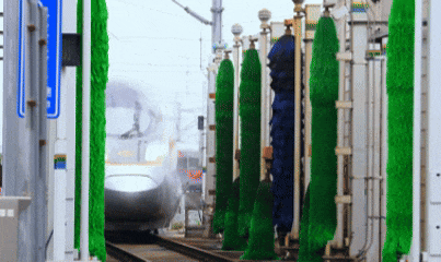 复兴号硬核＂洗澡＂分几步？不仅＂洗＂，还得＂搓＂