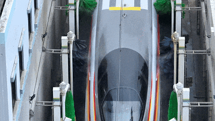 复兴号硬核＂洗澡＂分几步？不仅＂洗＂，还得＂搓＂