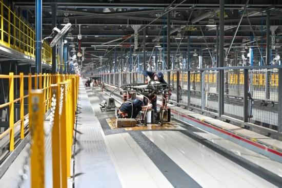 复兴号硬核＂洗澡＂分几步？不仅＂洗＂，还得＂搓＂