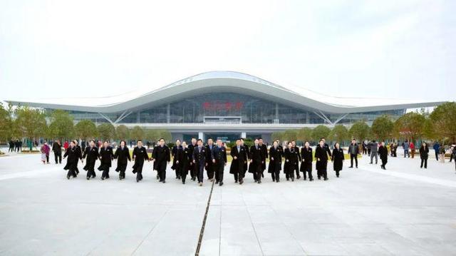 16.4万人次！荆荆高铁开通运营“满月”！