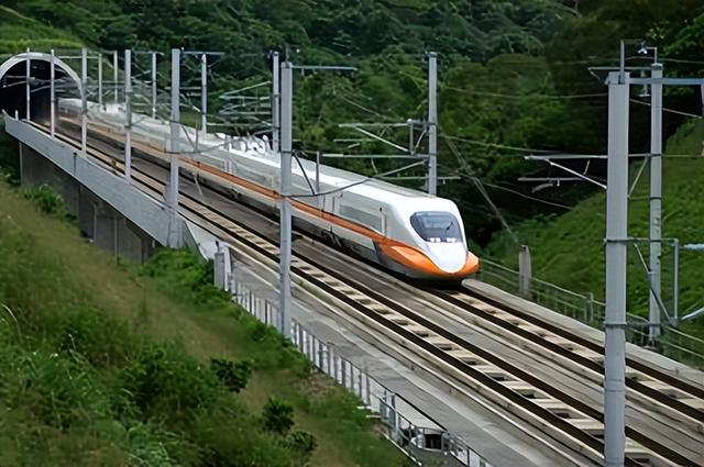 遥遥领先的中国高铁，为何在全球合作却极少？背后原因是什么？