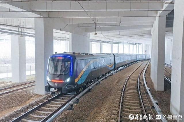 更轻、更强、更节能、更稳更舒适，全球首列碳纤维地铁列车上线