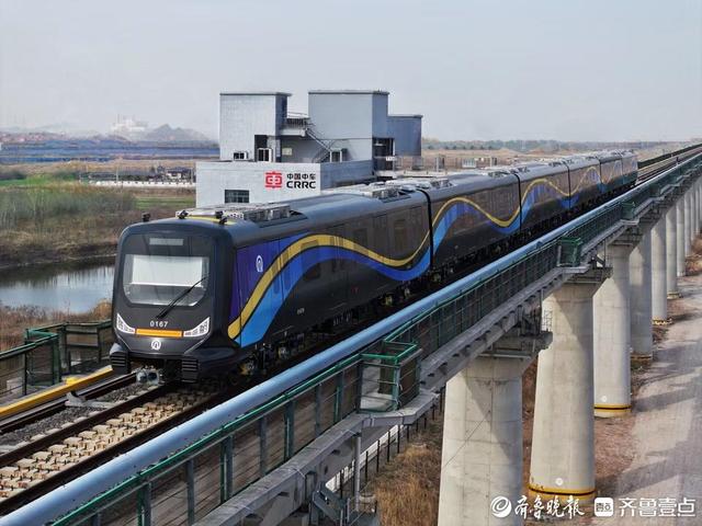 更轻、更强、更节能、更稳更舒适，全球首列碳纤维地铁列车上线