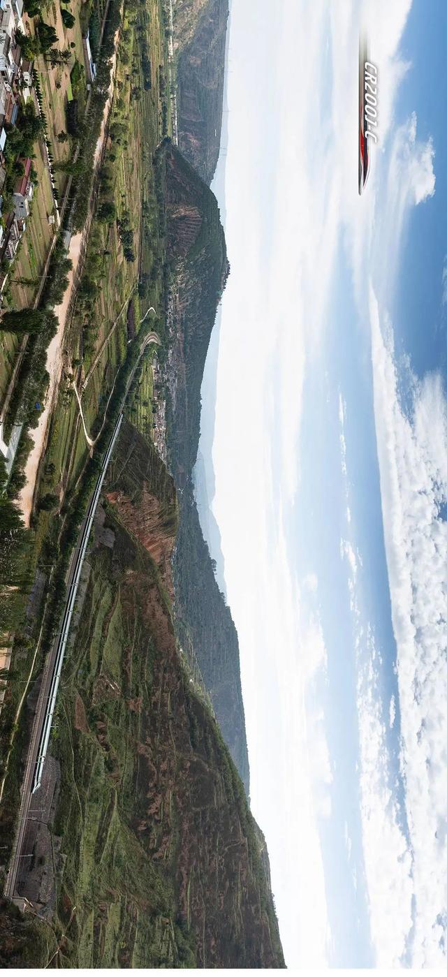 铁道风景线 | 复兴号奔驰在陇山渭水间