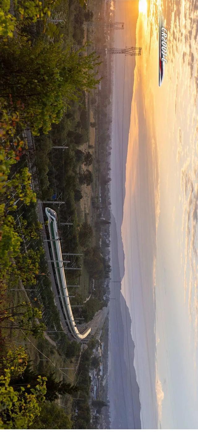 铁道风景线 | 复兴号奔驰在陇山渭水间