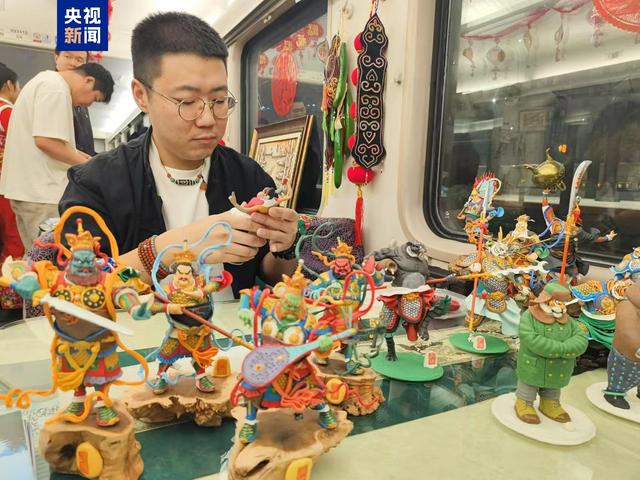 旅途中就能上手体验！黑龙江首趟民族非遗文化列车开行