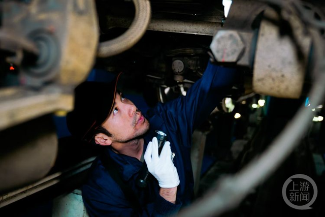 准备好了！重庆128组动车整装待发迎春运