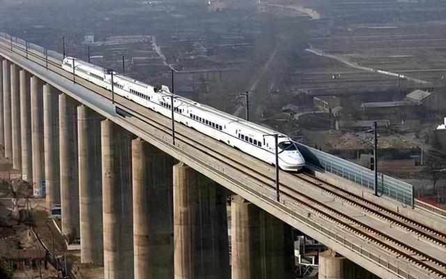 高铁和动车有什么区别？只是一字之差？其实还有这三点不同之处