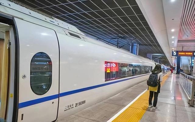 高铁和动车有什么区别？只是一字之差？其实还有这三点不同之处