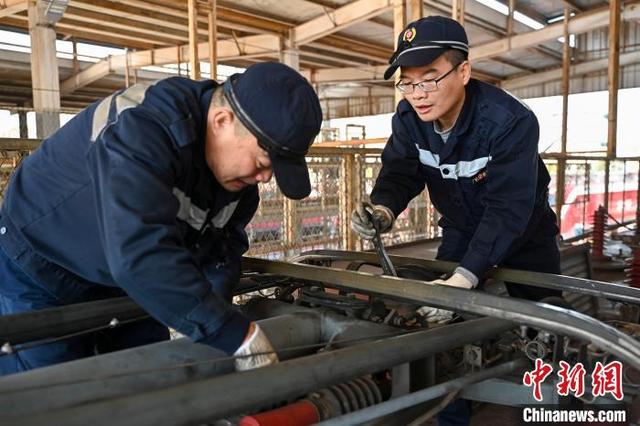广州铁路机车入库检修整备迎春运