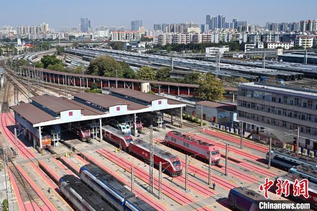 广州铁路机车入库检修整备迎春运