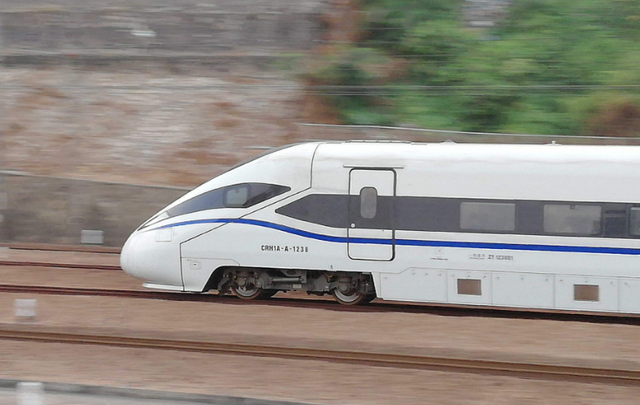 高铁和动车有何不同？不仅仅是G和D的区别，为何总被混为一谈？