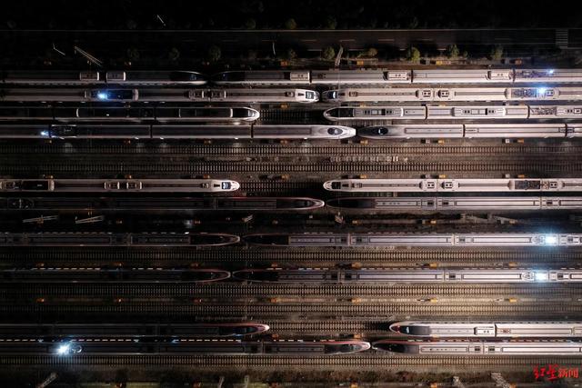 春运启幕！成都动车段“陆地航母”震撼起航