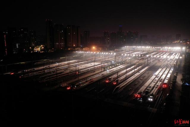 春运启幕！成都动车段“陆地航母”震撼起航