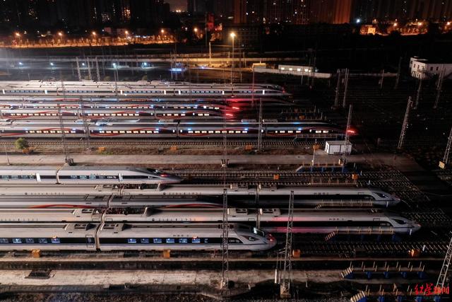 春运启幕！成都动车段“陆地航母”震撼起航