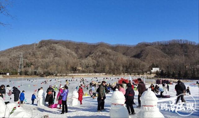 邂逅冬日的冰雪浪漫！宝鸡秦岭站迎来新年首趟旅游专列