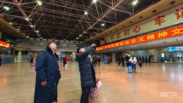 多图直击｜2025年春运今日启动 北京地区首趟列车开出