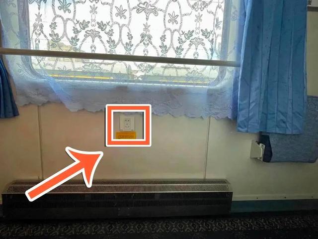 列车上哪些地方能充电？ 列车电源会把手机充坏吗？