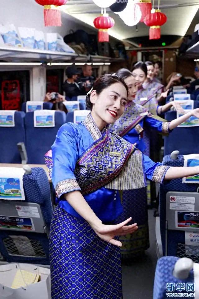 春运首日这趟中老铁路列车上“一路欢歌”(图)