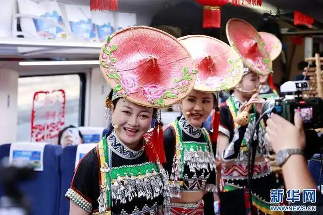 春运首日这趟中老铁路列车上“一路欢歌”(图)