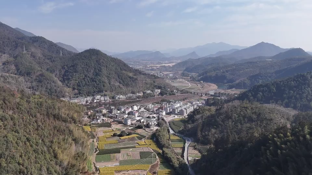 华东最长在建山岭铁路隧道，今日贯通！