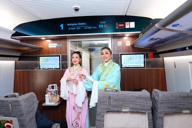 为什么说中国还缺铁路？