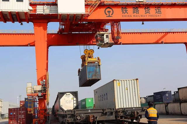 为什么说中国还缺铁路？