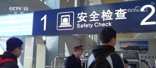 我们的是复兴号，很牛！别样校车点亮孩子求学路