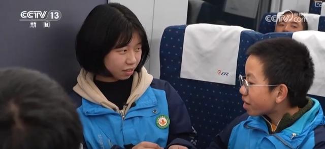 我们的是复兴号，很牛！别样校车点亮孩子求学路