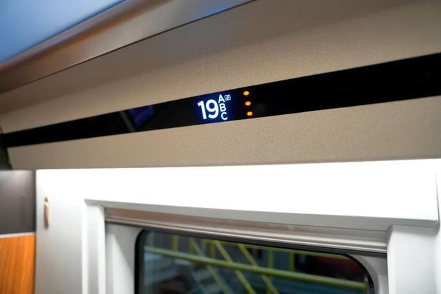 快来看这款复兴号智能动车组！