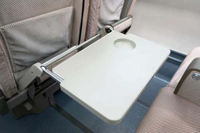 快来看这款复兴号智能动车组！