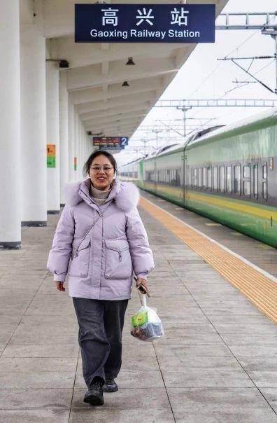 “前方到达：高兴站！”首趟务工返乡专列，已抵达!