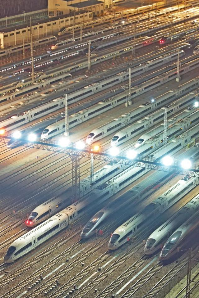 朝着家的方向！动车组震撼集结