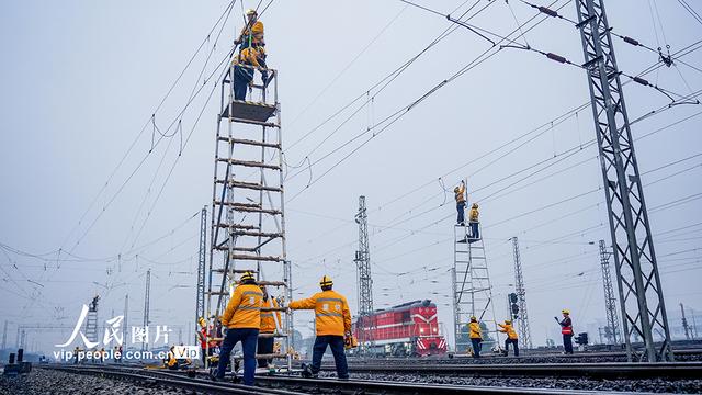 重庆：集中检修接触网 为中欧班列护航
