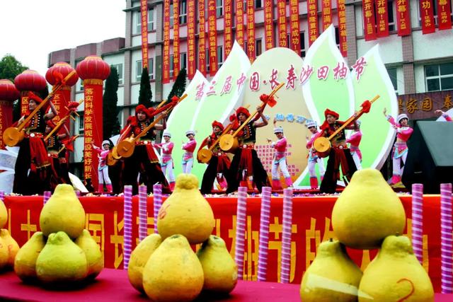 高铁站真香！旅客返乡，为啥都带着“甜蜜”？