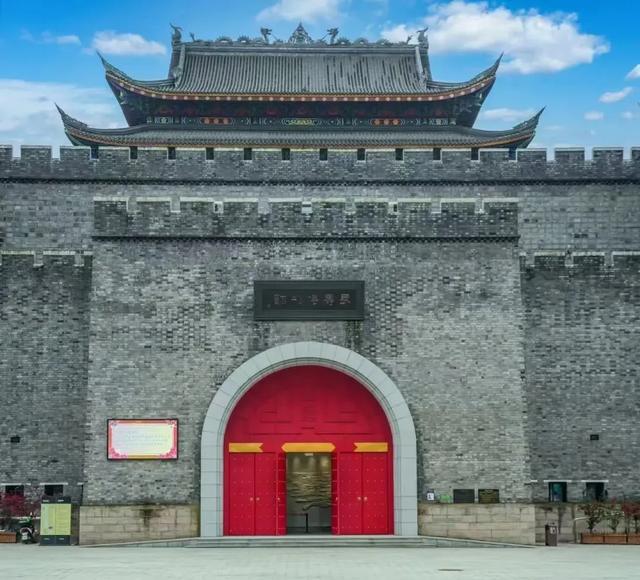 高铁站真香！旅客返乡，为啥都带着“甜蜜”？