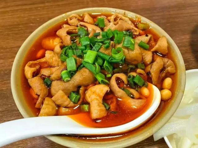 高铁站真香！旅客返乡，为啥都带着“甜蜜”？