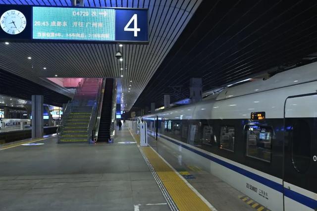 成都局集团公司开行多方向夜间动车，具体车次→