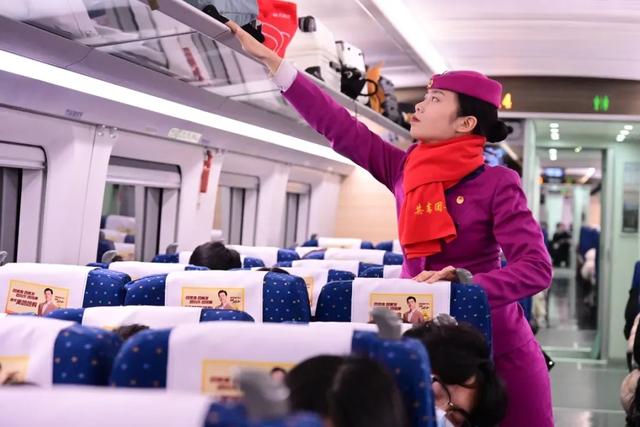 成都局集团公司开行多方向夜间动车，具体车次→