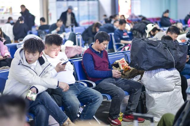 山东济南高铁开行车次增多