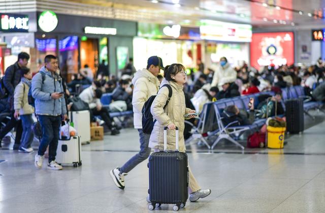 山东济南高铁开行车次增多