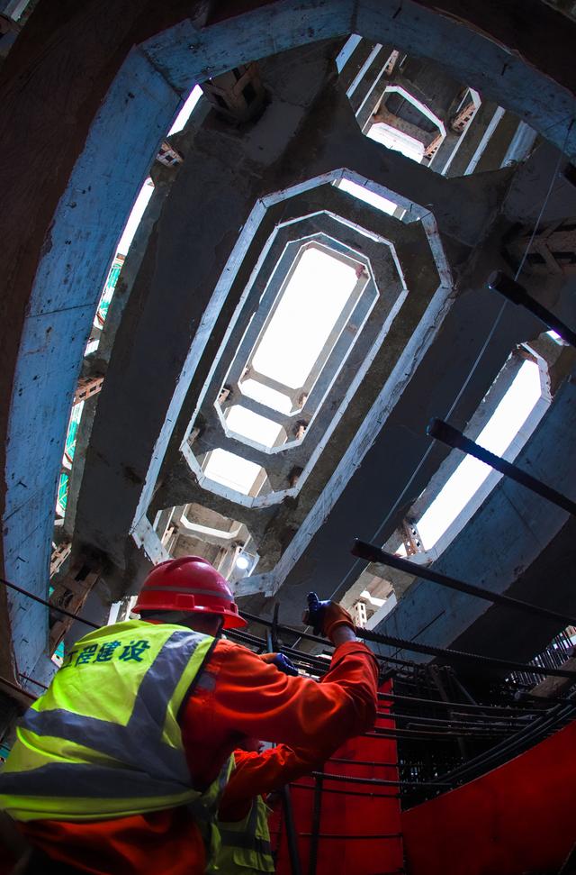 “人”字型城际铁路，铺就“三面逢源”通途