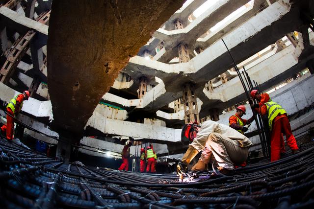 “人”字型城际铁路，铺就“三面逢源”通途