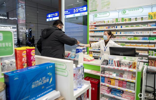 高铁动车罕见值夜班，春运回家的路24小时不间断