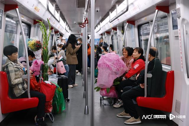 广州的“年花专列”几分钟发一班，满载老广精打细算的年味