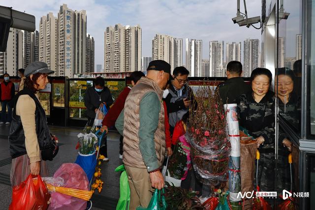 广州的“年花专列”几分钟发一班，满载老广精打细算的年味