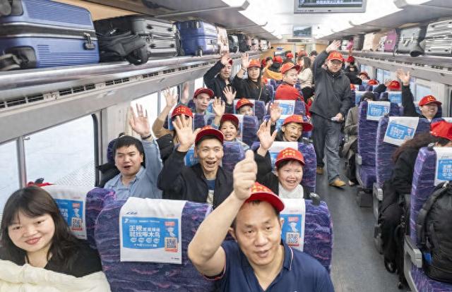 3趟免费专列从广东发出，外省籍务工人员踏上返乡路