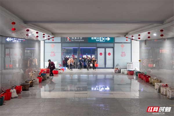 7元的慢火车，满载着湘西新年的幸福和团圆