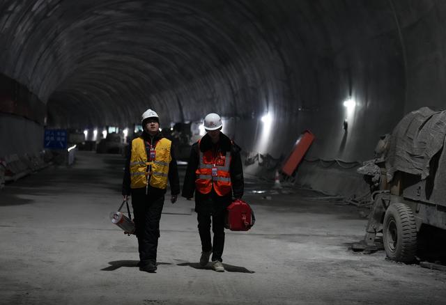 新华全媒+｜坚守中欧班列“东通道”滨绥铁路“国门隧道”